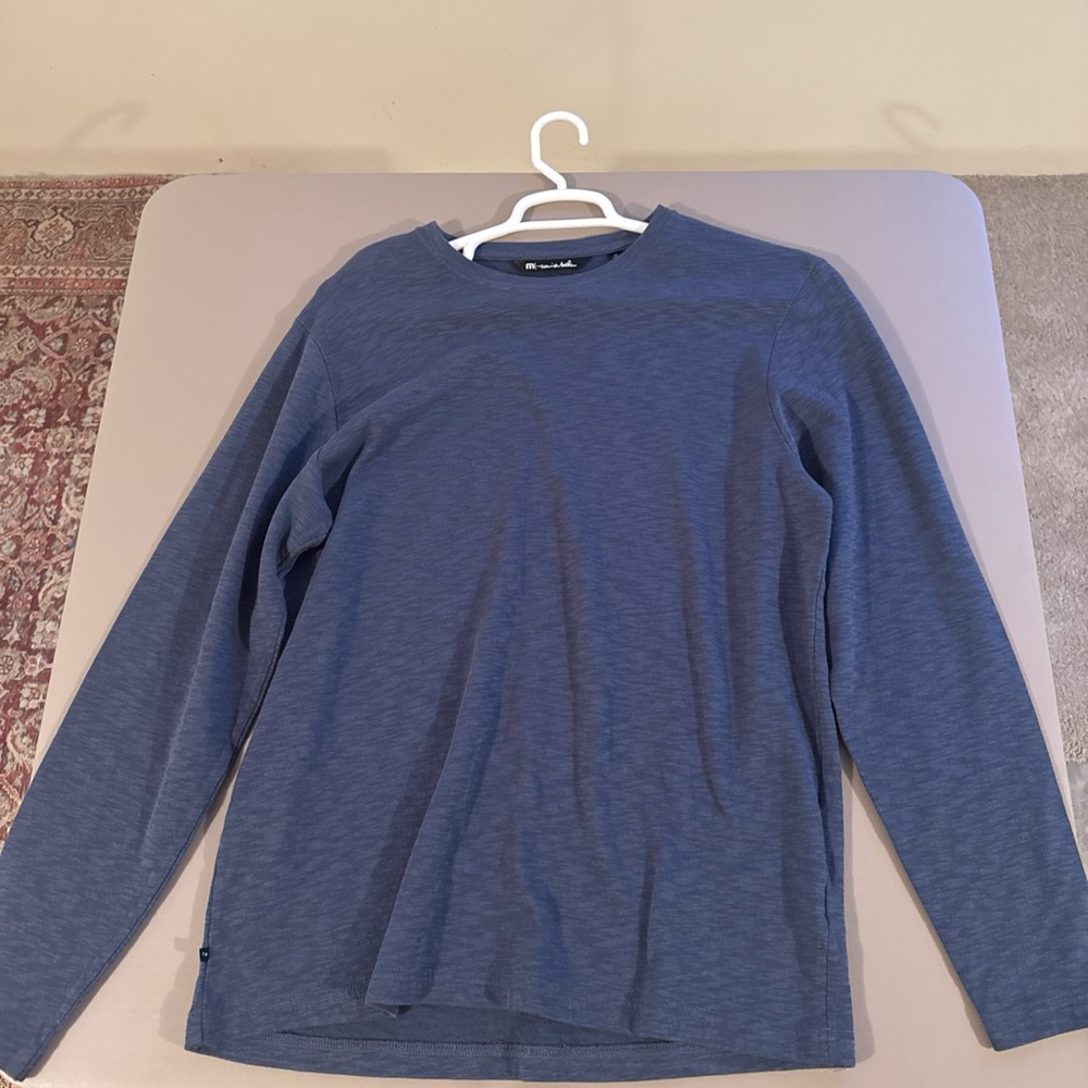 Travis Mathew Long sleeve shirt